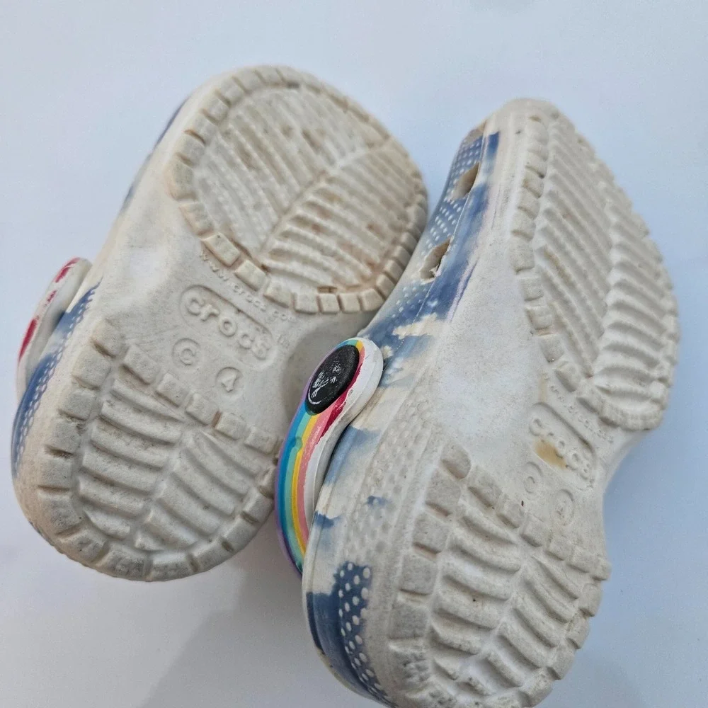 Crocs Kids Classic Cloud Print Clogs Blue White Rainbow Strap Size‎ C4